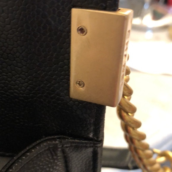 No Scratches, rips, or tears no scuff marks - Picture 10 of 11